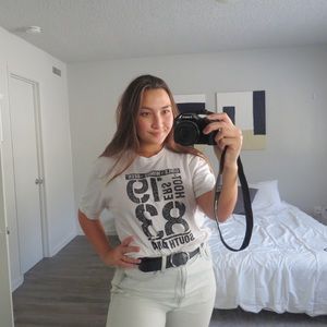 HOOTER’S Graphic T-Shirt